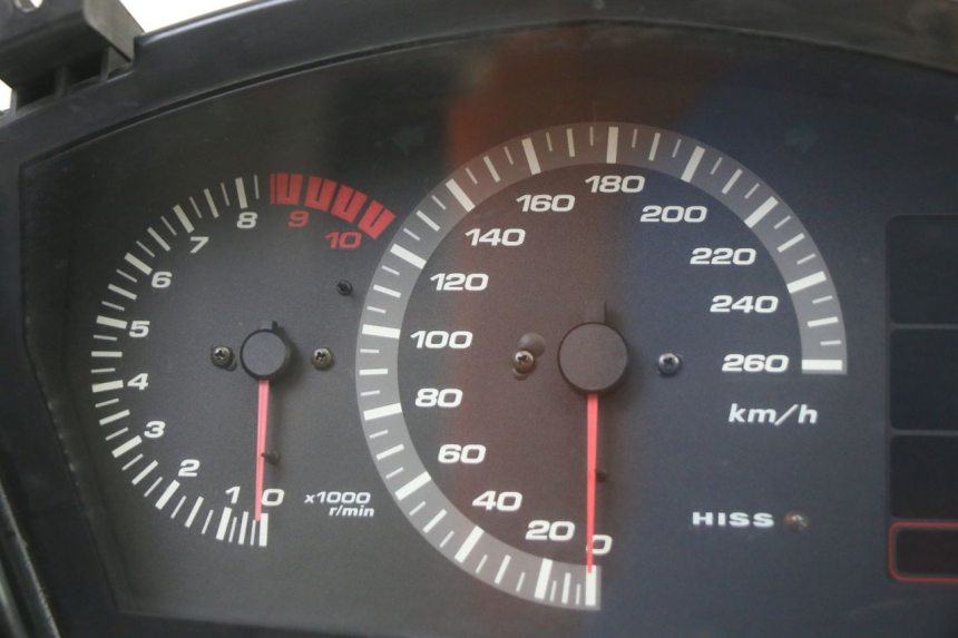 photo de SPEEDOMETER HONDA ST PAN EUROPEAN 1300 (2002 - 2013) - Alternative perspective