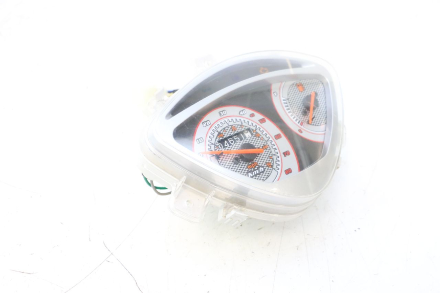 photo de SPEEDOMETER VASTRO STREET S 50 (2016 - 2021) - Surface and material condition
