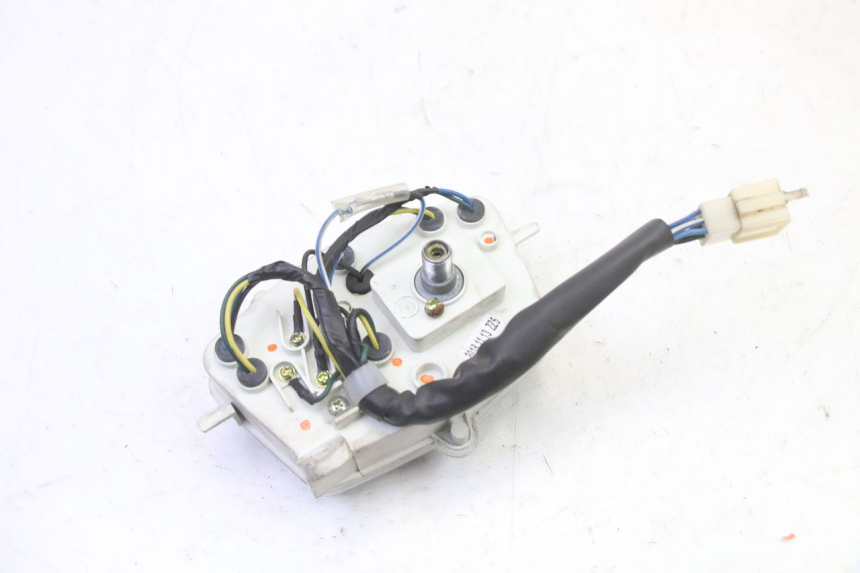 photo de SPEEDOMETER PEUGEOT STREETZONE I 2T 50 (2018 - 2020) - Fixing points details