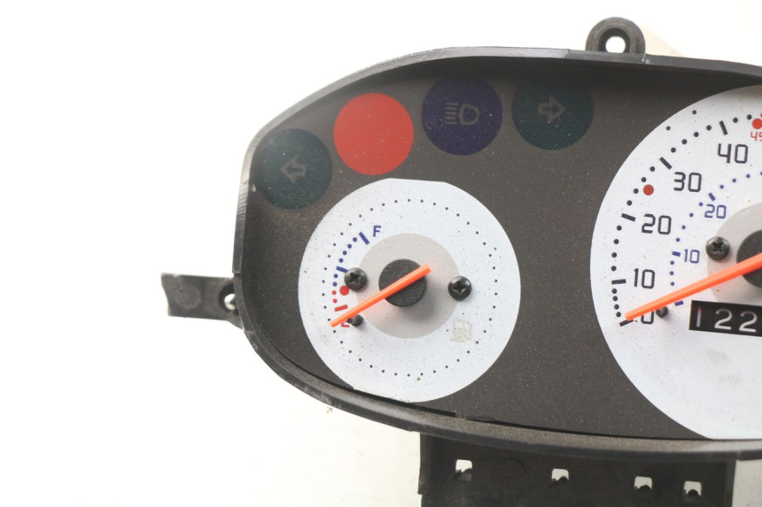 photo de SPEEDOMETER JM MOTORS SUNNY 50 (2017 - 2020) - Surface and material condition