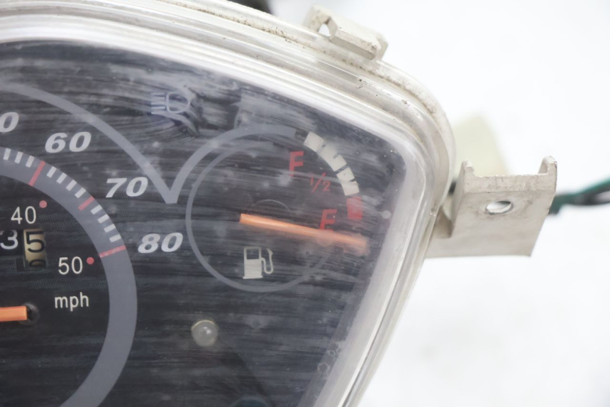 photo de SPEEDOMETER KYMCO SUPER 8 2T 50 (2007 - 2013) - Alternative perspective