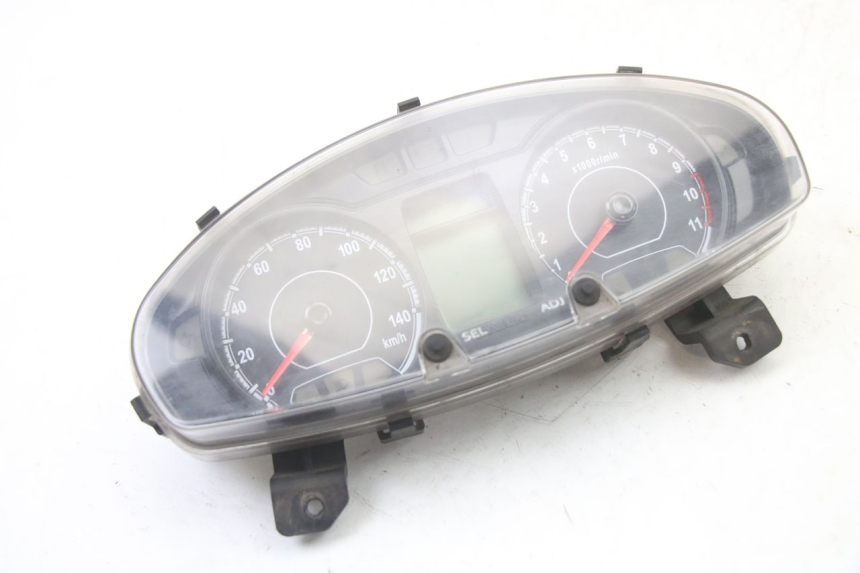 photo de SPEEDOMETER SUZUKI BURGMAN 125 (2015 - 2017) - Alternative perspective