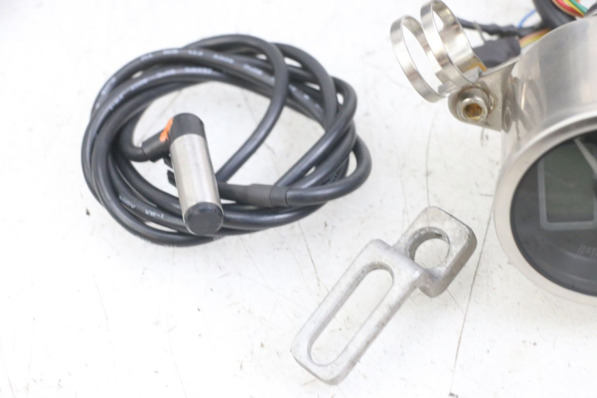 photo de SPEEDOMETER SUZUKI SV N 650 (1999 - 2002) - Main view