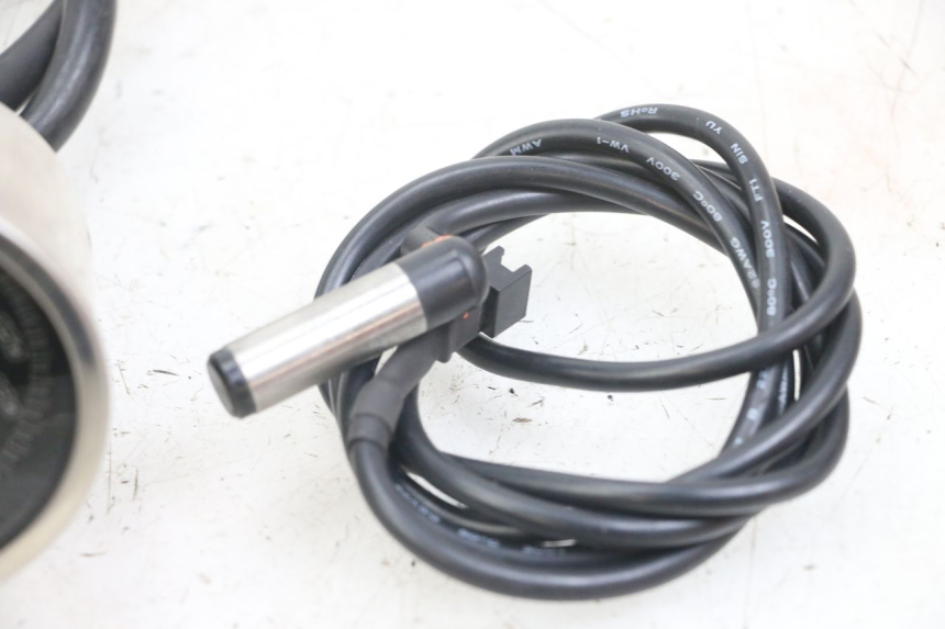 photo de SPEEDOMETER SUZUKI SV N 650 (1999 - 2002) - High-resolution close-up