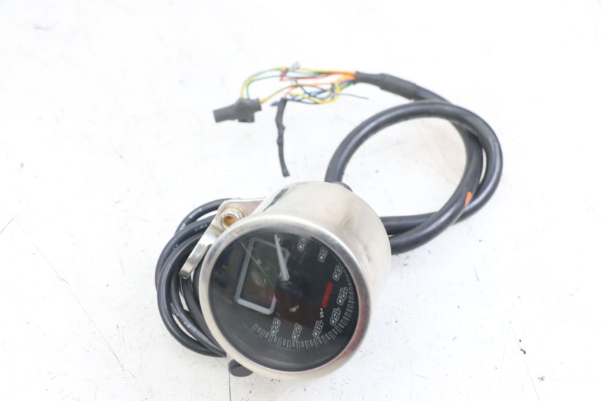 photo de SPEEDOMETER SUZUKI SV N 650 (1999 - 2002) - Technical close-up