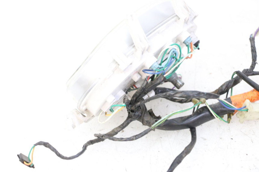 photo de SPEEDOMETER SYM FIDDLE 3 III 125 (2014 - 2020) - Fixing points details