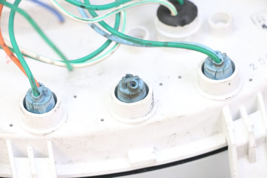 photo de SPEEDOMETER SYM FIDDLE 3 III 50 (2014 - 2020) - Fixing points details