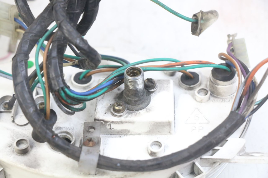 photo de SPEEDOMETER SYM SYMPHONY 125 (2009 - 2015) - Fixing points details