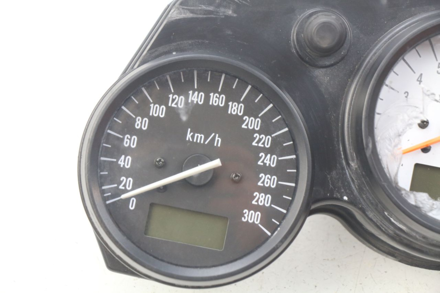 photo de SPEEDOMETER SUZUKI TLS TL S 1000 (1997 - 2001) - High-resolution close-up