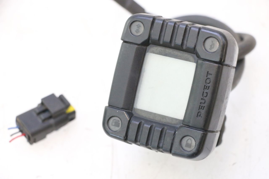 photo de SPEEDOMETER PEUGEOT TREKKER 50 (1995 - 2004) - Distinctive features