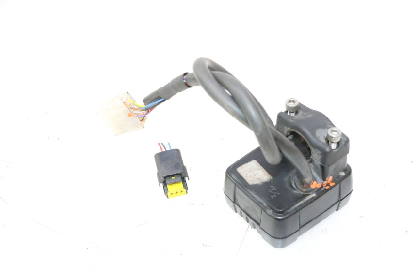 photo de SPEEDOMETER PEUGEOT TREKKER 50 (1995 - 2004) - Fixing points details