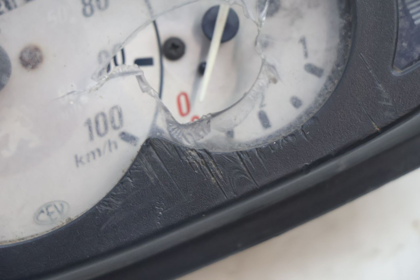 photo de SPEEDOMETER PEUGEOT TREKKER 50 (1995 - 2004) - Technical close-up