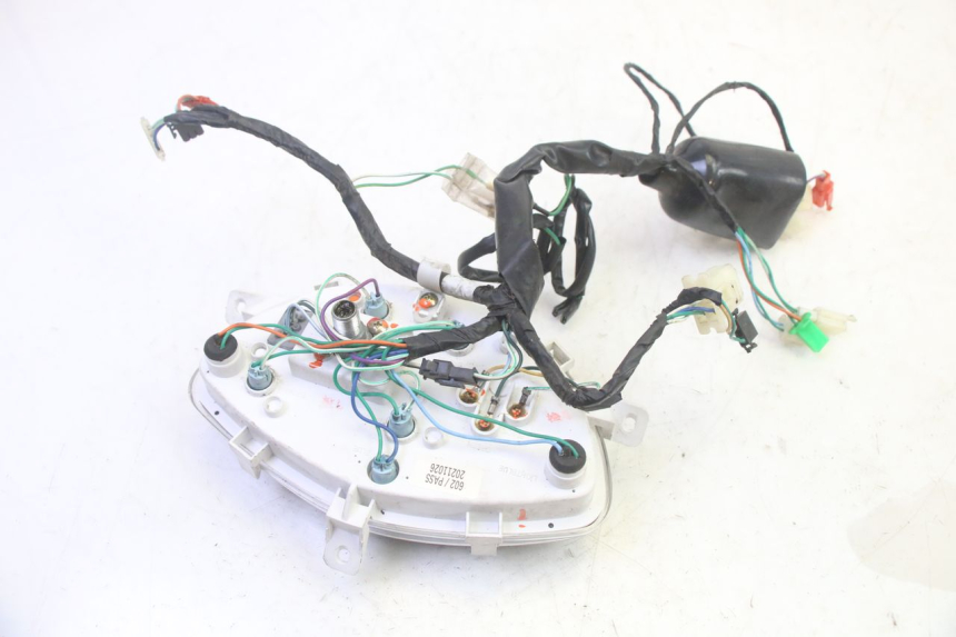 photo de SPEEDOMETER PEUGEOT TWEET PRO EFI 4T 50 (2021 - 2022) - Fixing points details