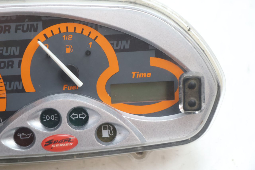 photo de SPEEDOMETER PIAGGIO TYPHOON 50 (2000 - 2009) - Alternative perspective