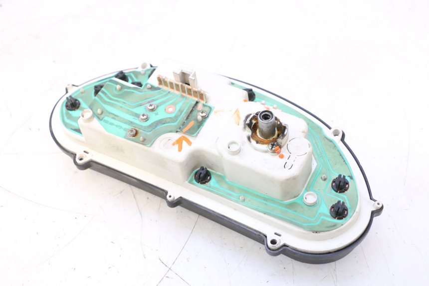 photo de SPEEDOMETER PIAGGIO TYPHOON 50 (2000 - 2009) - Fixing points details
