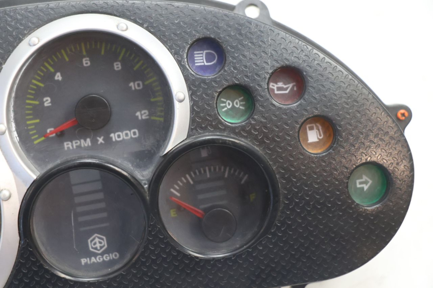 photo de SPEEDOMETER PIAGGIO TYPHOON 50 (2000 - 2009) - Zoom on usage condition