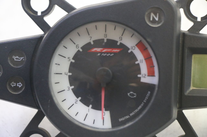 photo de SPEEDOMETER YAMAHA TZR 50 (2008 - 2016) - Alternative perspective