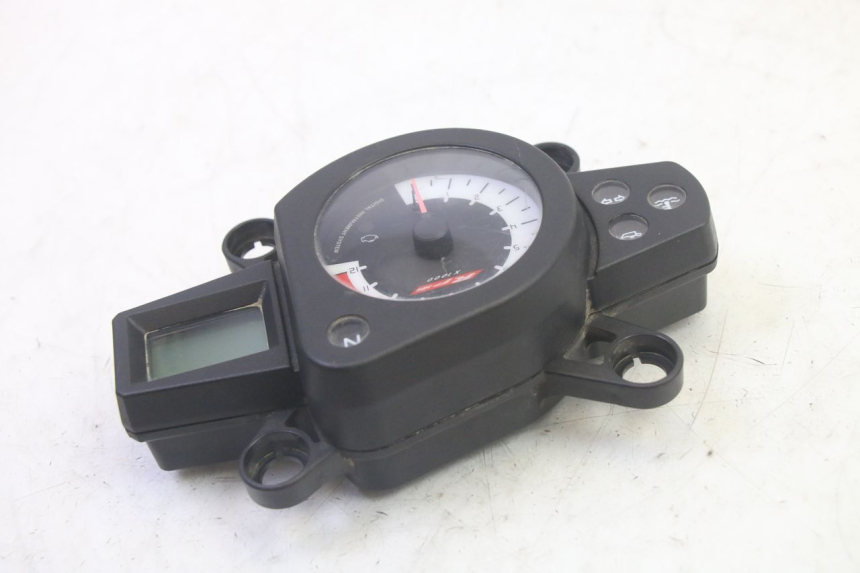 photo de SPEEDOMETER YAMAHA TZR 50 (2008 - 2016) - Surface and material condition