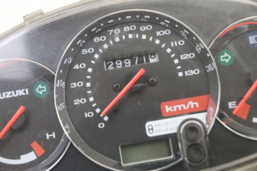 photo de SPEEDOMETER SUZUKI UH BURGMAN 125 (2002 - 2006) - Zoom on usage condition