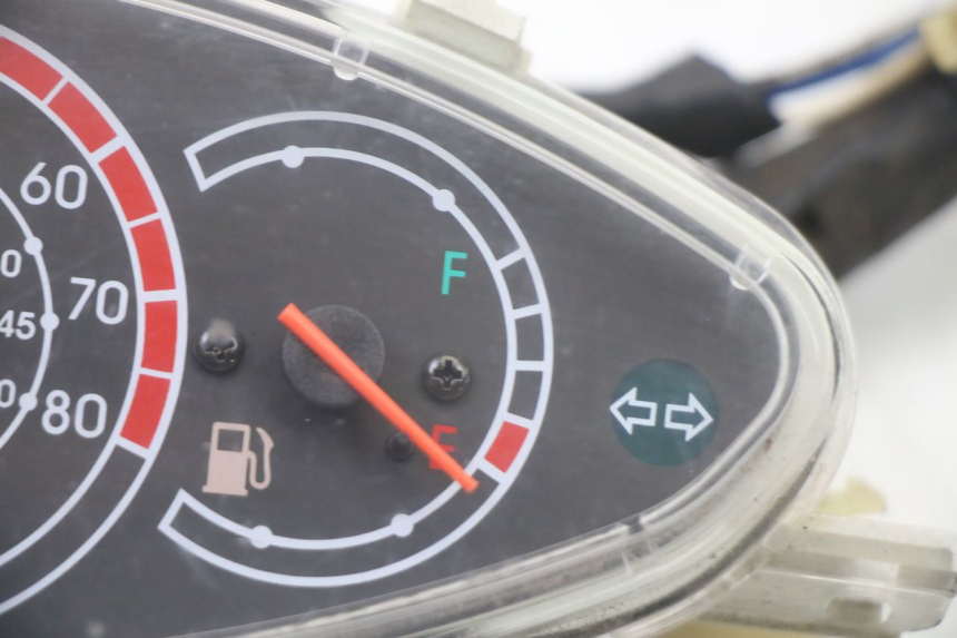 photo de SPEEDOMETER PEUGEOT V-CLIC VCLIC 50 (2007 - 2013) - Technical close-up