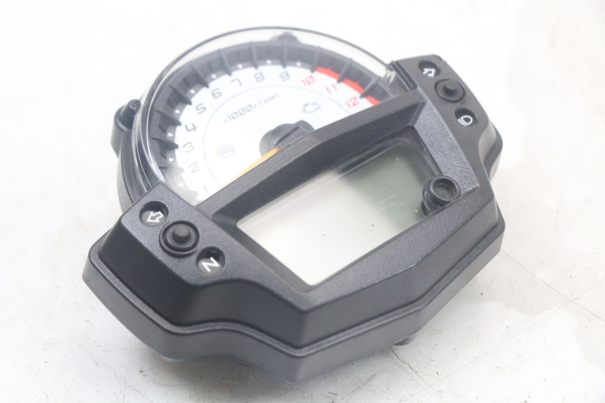 photo de SPEEDOMETER KAWASAKI VERSYS ABS 650 (2015 - 2018) - Fixing points details