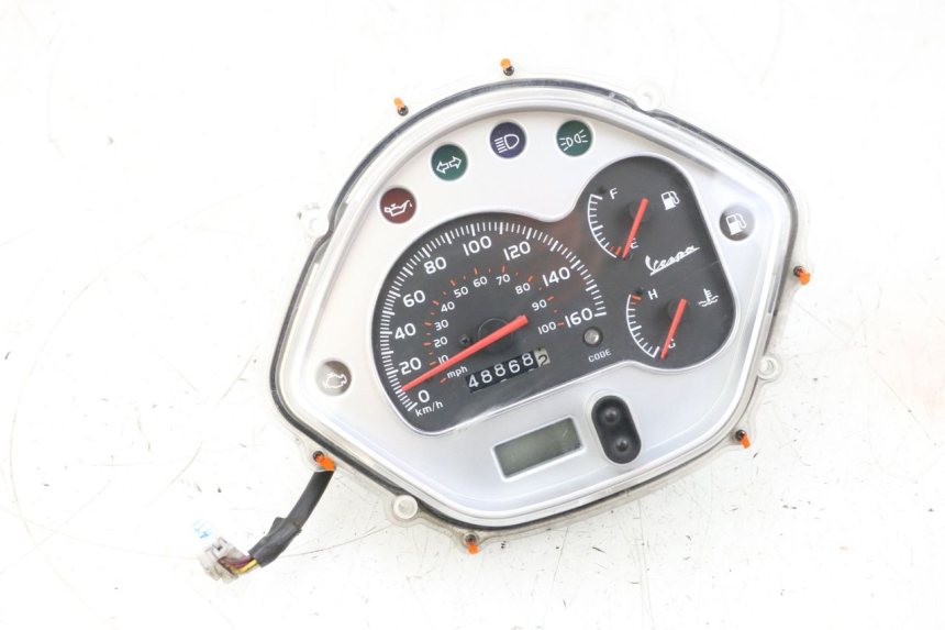 photo de SPEEDOMETER PIAGGIO VESPA GTS SUPER IE 125 (2009 - 2016) - Main view
