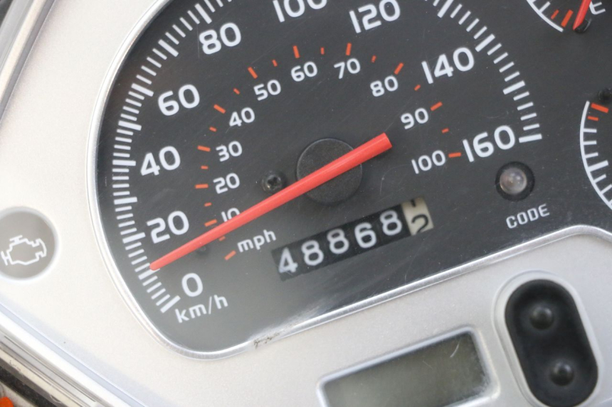 photo de SPEEDOMETER PIAGGIO VESPA GTS SUPER IE 125 (2009 - 2016) - High-resolution close-up