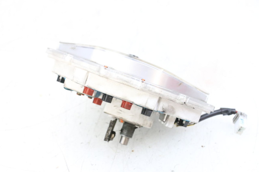 photo de SPEEDOMETER PIAGGIO VESPA GTS SUPER IE 125 (2009 - 2016) - Technical close-up