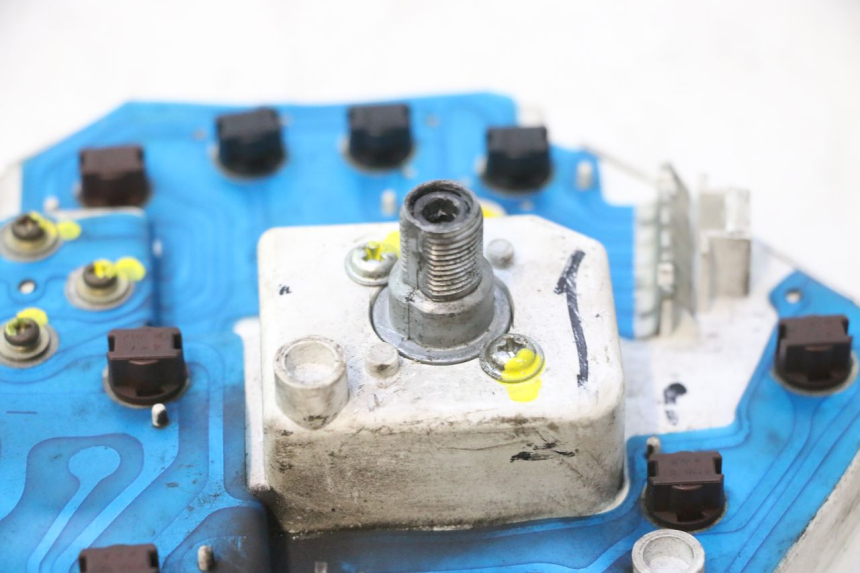 photo de SPEEDOMETER PIAGGIO VESPA LX 2T 50 (2005 - 2013) - Fixing points details
