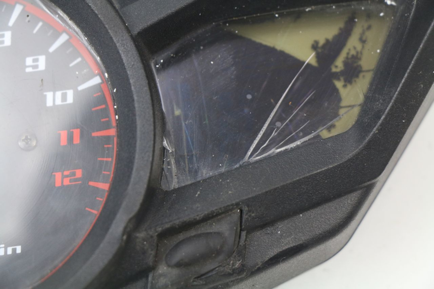 photo de SPEEDOMETER HONDA VFR F 1200 (2010 - 2015) - Alternative perspective
