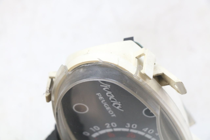 photo de SPEEDOMETER PEUGEOT VIVACITY 50 (2004 - 2009) - Zoom on usage condition