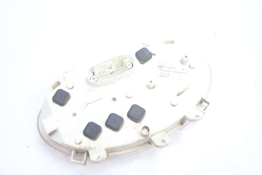 photo de SPEEDOMETER PEUGEOT VIVACITY 50 (1998 - 2003) - Surface and material condition