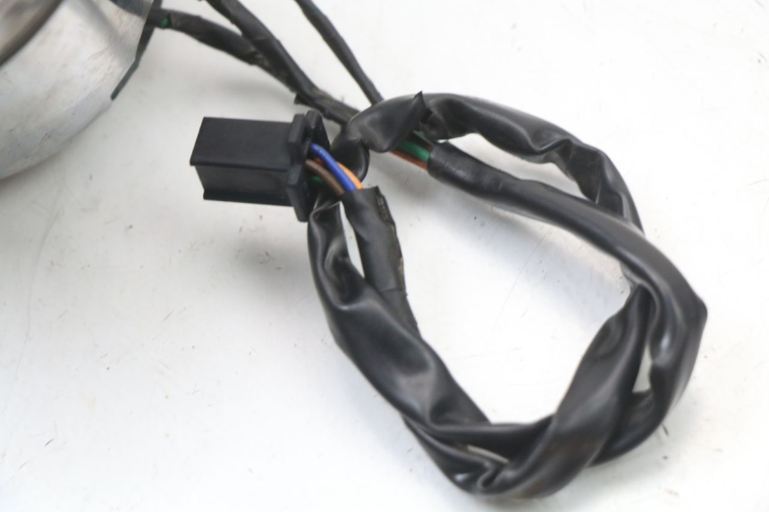 photo de SPEEDOMETER DAELIM VL DAYSTAR 125 (2000 - 2011) - Fixing points details