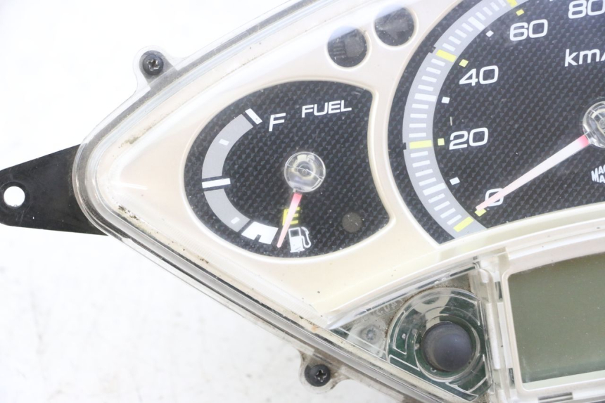 photo de SPEEDOMETER YAMAHA XMAX X-MAX 125 (2006 - 2009) - Detailed visual inspection