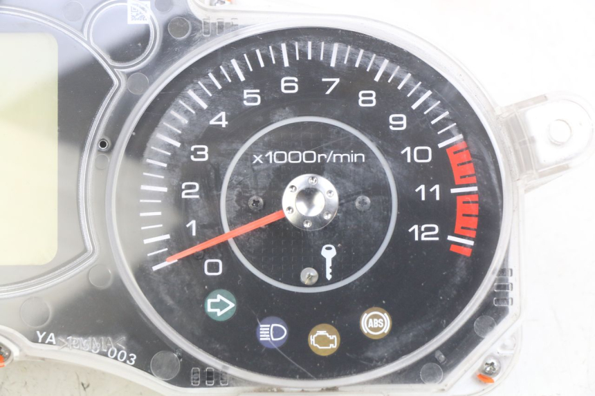 photo de SPEEDOMETER YAMAHA X-MAX XMAX 125 (2010 - 2013) - High-resolution close-up
