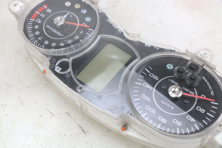 photo de SPEEDOMETER YAMAHA X-MAX XMAX 125 (2010 - 2013) - Alternative perspective