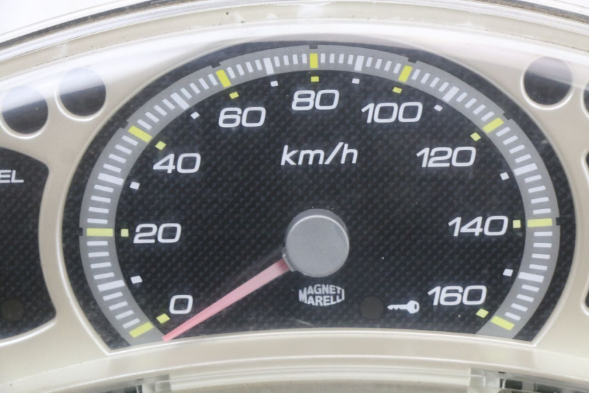 photo de SPEEDOMETER YAMAHA X-MAX XMAX 250 (2006 - 2009) - Zoom on usage condition