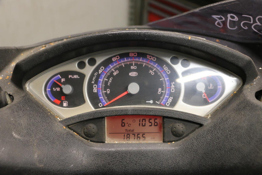 photo de SPEEDOMETER YAMAHA XMAX X-MAX 125 (2006 - 2009) - Distinctive features