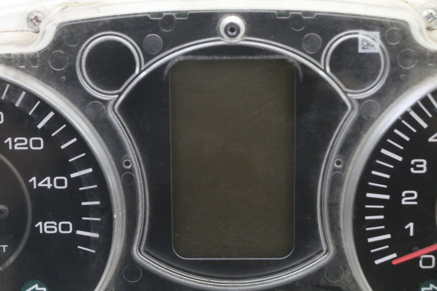 photo de SPEEDOMETER YAMAHA X-MAX XMAX 125 (2010 - 2013) - Alternative perspective