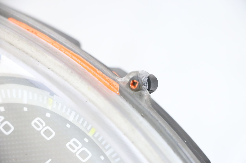 photo de SPEEDOMETER YAMAHA XMAX X-MAX 125 (2006 - 2009) - Zoom on usage condition