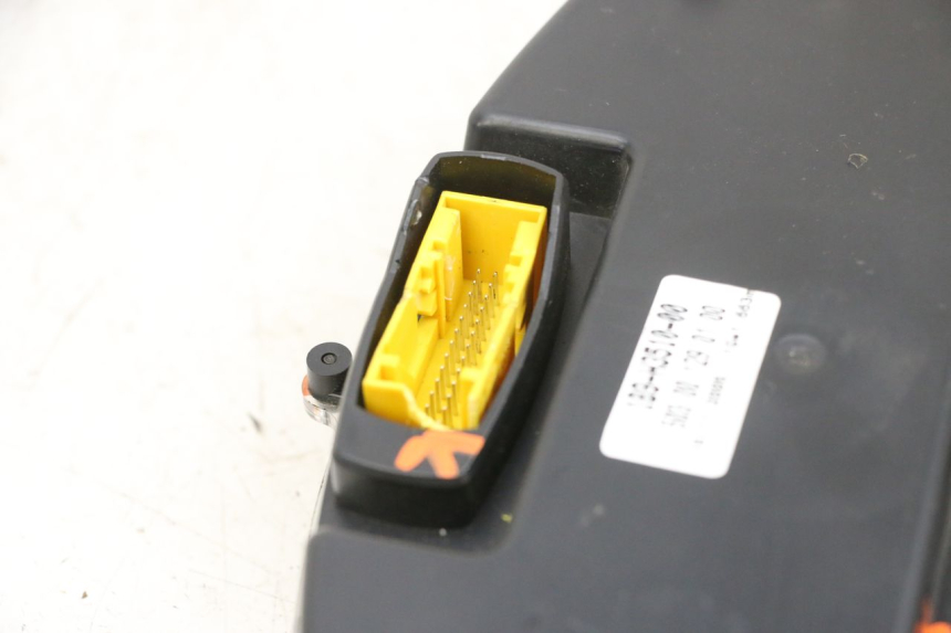 photo de SPEEDOMETER YAMAHA XMAX X-MAX 125 (2006 - 2009) - Markings and original references