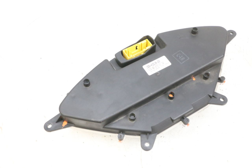 photo de SPEEDOMETER YAMAHA XMAX X-MAX 125 (2006 - 2009) - Fixing points details