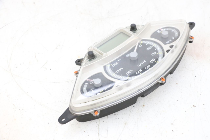 photo de SPEEDOMETER YAMAHA XMAX X-MAX 125 (2006 - 2009) - Markings and original references