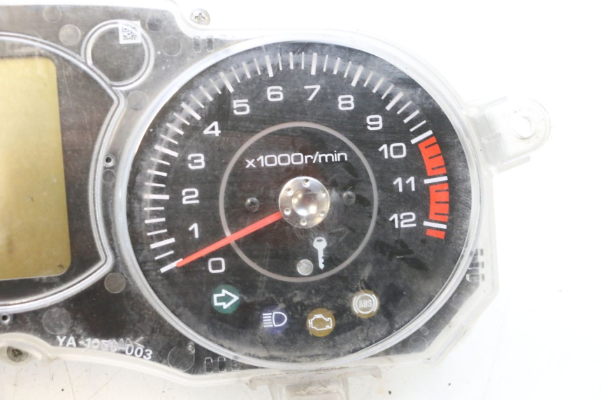 photo de SPEEDOMETER YAMAHA X-MAX XMAX 125 (2010 - 2013) - Alternative perspective