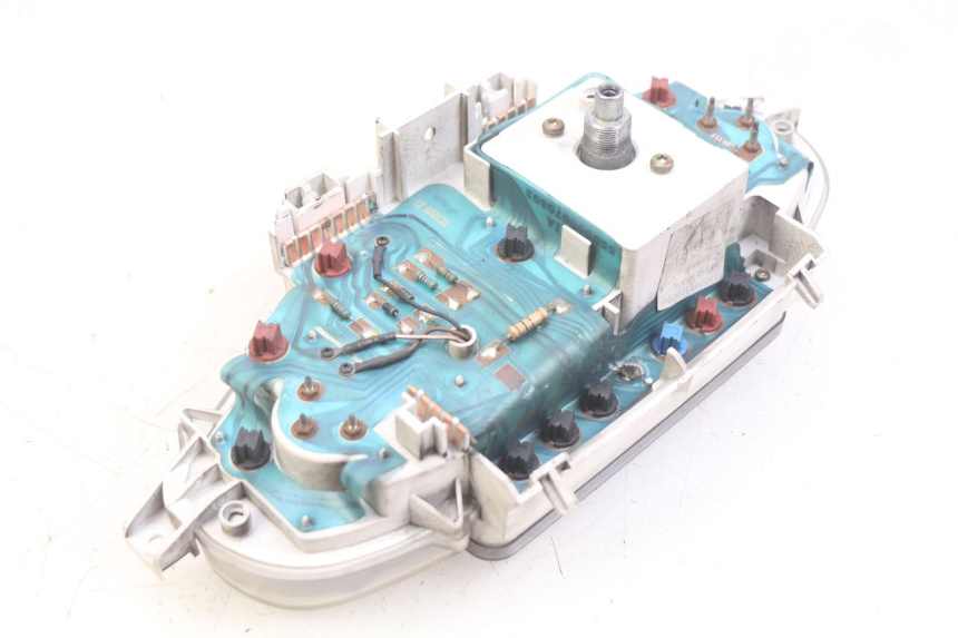 photo de SPEEDOMETER PIAGGIO X8 125 (2004 - 2007) - Alternative perspective