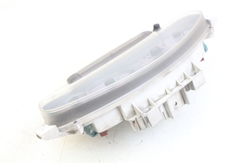 photo de SPEEDOMETER PIAGGIO X8 125 (2004 - 2007) - Fixing points details