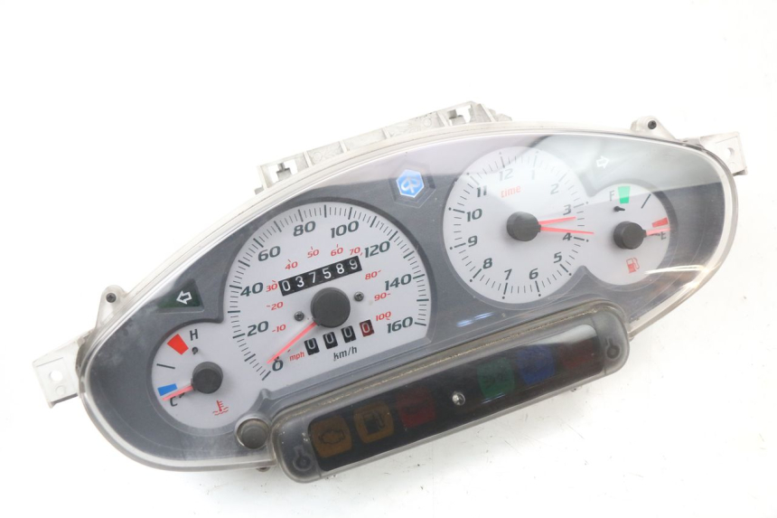 photo de SPEEDOMETER PIAGGIO X8 125 (2004 - 2007) - Main view