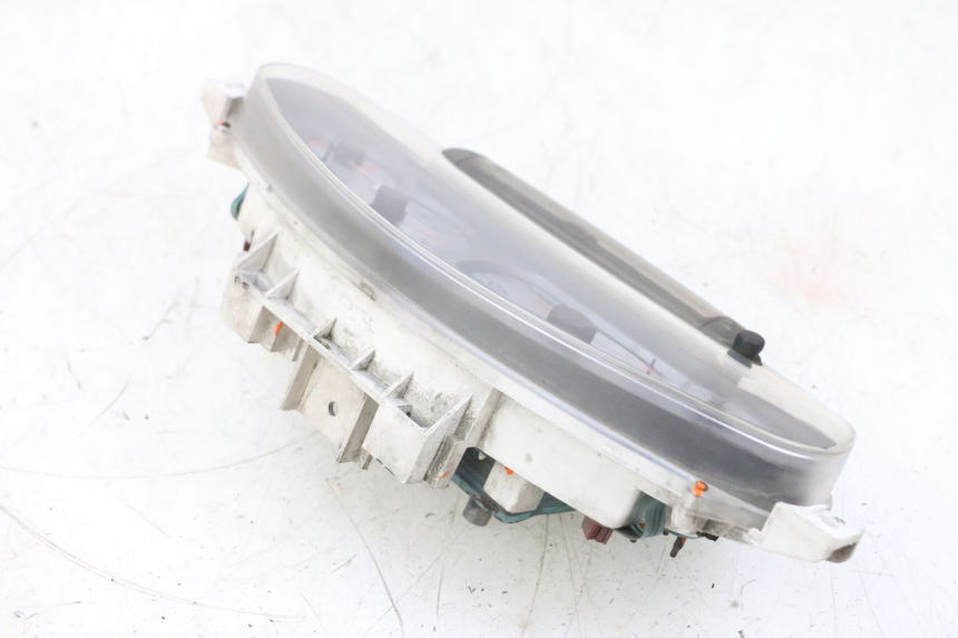 photo de SPEEDOMETER PIAGGIO X8 125 (2004 - 2007) - Surface and material condition