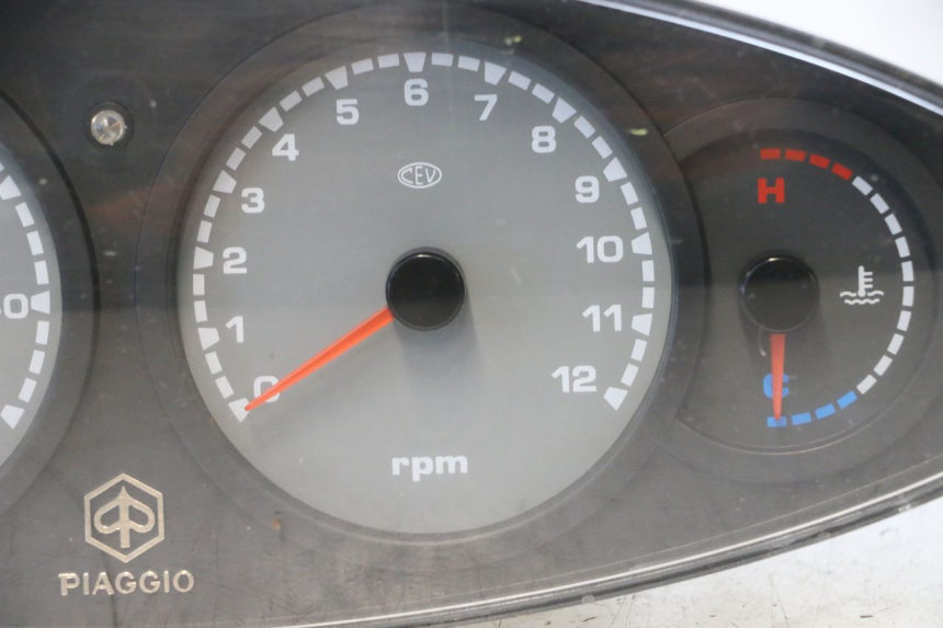 photo de SPEEDOMETER PIAGGIO X9 AMALFI 180 (2000 - 2003) - Component detail