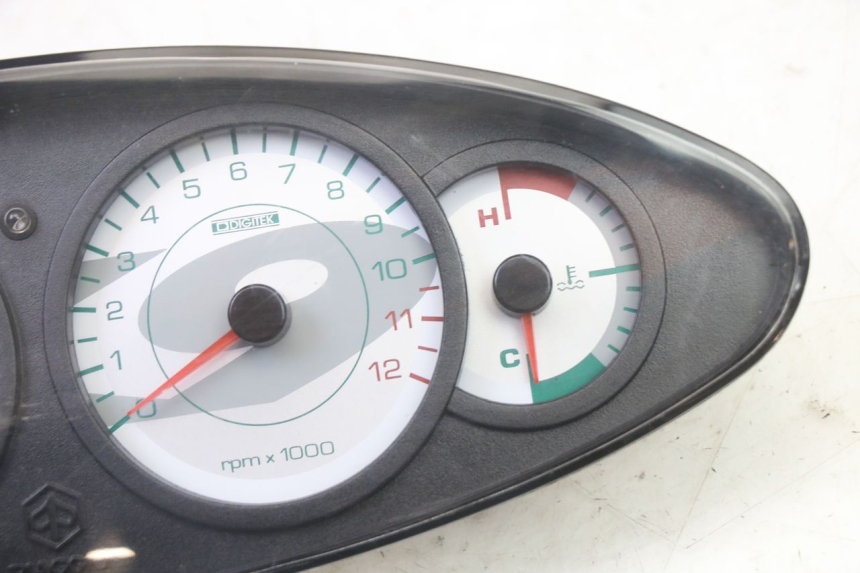 photo de SPEEDOMETER PIAGGIO X9 EVOLUTION 125 (2003 - 2007) - Zoom on usage condition
